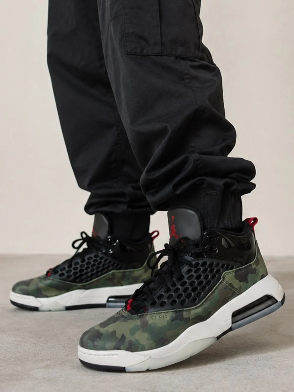 Men’s Jordan Maxin 200 Medium Olive Gym Red Black Camo Sneakers size 10.5 - Picture 1 of 10